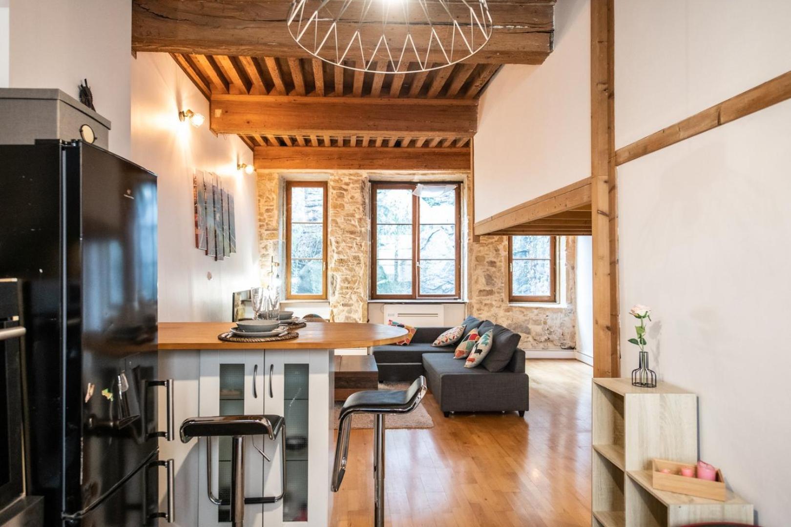Soyeux - Superbe Canut Quai De Saone Lyon Extérieur photo